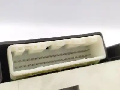 Peça sobressalente para automóvel em segunda mão quadrante por toyota corolla (_e12_) 2.0 d-4d (cde120r_, cde120l_) referências oem iam 8380002760  