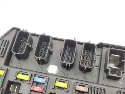 Peça sobressalente para automóvel em segunda mão caixa de fusíveis e relés por renault scénic iii (jz0/1_) 1.9 dci (jz0j, jz1j, jz1k, jz1s) referências oem iam 284b62342r  