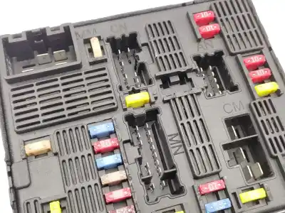 Peça sobressalente para automóvel em segunda mão caixa de fusíveis e relés por renault scénic iii (jz0/1_) 1.9 dci (jz0j, jz1j, jz1k, jz1s) referências oem iam 284b62342r  
