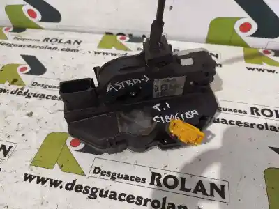 Recambio de automóvil de segunda mano de Cerradura Puerta Trasera Derecha para OPEL ASTRA J LIM. Selective referencias OEM IAM   