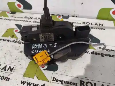 Автозапчастина б/у замок дверей заднього лівого для OPEL ASTRA J LIM. Selective Посилання на OEM IAM   