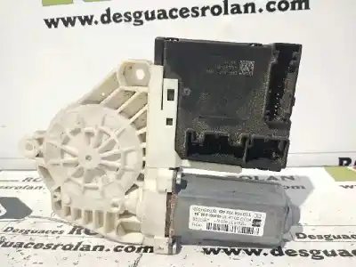 Recambio de automóvil de segunda mano de motor elevalunas delantero derecho para seat leon (1p1) reference referencias oem iam 3c095979  