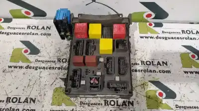 Pezzo di ricambio per auto di seconda mano scatola relè/fusibili per renault laguna ii (bg0/1_) 2.2 dci (bg0f) riferimenti oem iam 8200276505