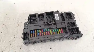 Peça sobressalente para automóvel em segunda mão caixa de fusíveis e relés por ford mondeo lim. 2.0 tdci cat referências oem iam fu5t15604