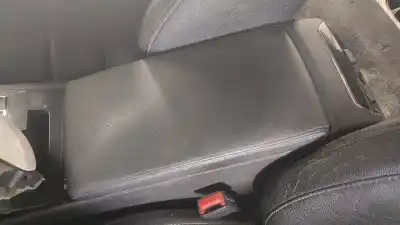 Автозапчастина б/у центральний подлокник для skoda superb (3v3) 2.0 tdi посилання на oem iam 3v0 864 207