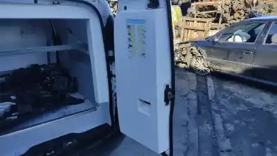 Автозапчастина б/у двері задні праві для dacia dokker essential посилання на oem iam 901003814r  