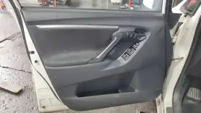 Second-hand car spare part left front door trim for toyota verso business oem iam references 