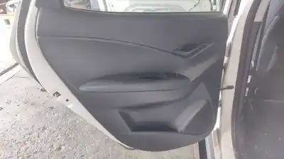 Peça sobressalente para automóvel em segunda mão forra / revestimento da porta traseira esquerda por hyundai ix20 gls comfort blue referências oem iam 826191k000eq