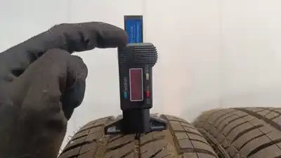 Recambio de automóvil de segunda mano de neumatico para peugeot 206 berlina xs referencias oem iam 175/65/13 80t  