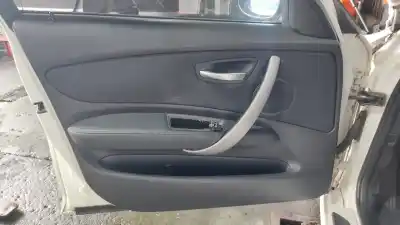 Peça sobressalente para automóvel em segunda mão forra / revestimento da porta dianteira esquerda por bmw 1 (e87) 118 d referências oem iam 
