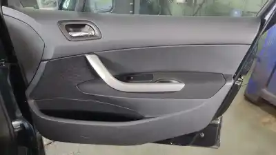 Peça sobressalente para automóvel em segunda mão forra / revestimento da porta dianteira direita por peugeot 308 premium referências oem iam 9342q4
