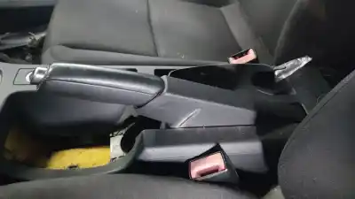 Peça sobressalente para automóvel em segunda mão alavanca de travão de mão por audi a4 berlina (8e) 2.0 tdi 16v (103kw) referências oem iam 8e0 711 305 p