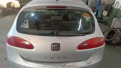 Second-hand car spare part tailgate for seat leon (1p1) 2.0 tdi 16v oem iam references 1p0 827 024