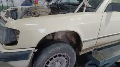 Peça sobressalente para automóvel em segunda mão guarda-lamas dianteiro esquerdo por mercedes-benz 190 (w201) d 2.0 (201.122) referências oem iam a2018811701