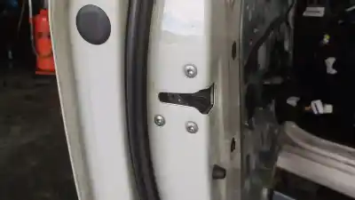 Second-hand car spare part LEFT FRONT DOOR LOCK for HYUNDAI IX20  OEM IAM references   
