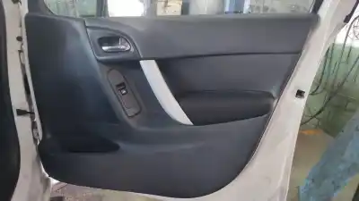 Peça sobressalente para automóvel em segunda mão forra / revestimento da porta dianteira direita por citroen c3 collection referências oem iam 