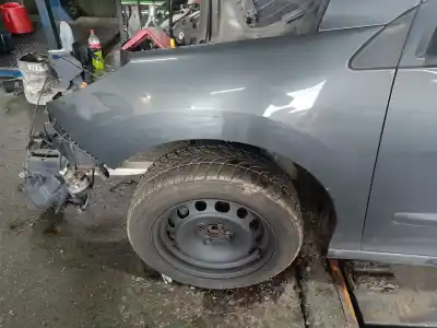 Pièce détachée automobile d'occasion aile avant gauche pour peugeot 308 sw i (4e_, 4h_) 2.0 hdi références oem iam 