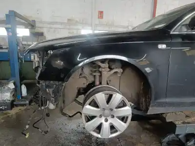 Pezzo di ricambio per auto di seconda mano Parafango Anteriore Sinistro per AUDI A6 C6 (4F2) 3.0 TDI QUATTRO Riferimenti OEM IAM 4F0821103A  