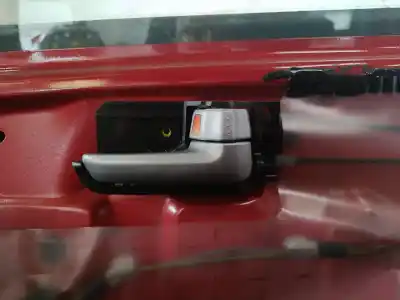 Автозапчастина б/у усередині передня права ручка для SUZUKI SWIFT III (MZ, EZ) 1.3 DDIS (RS 413D) Посилання на OEM IAM 8311062J10BWL  