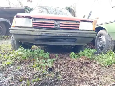 Pièce détachée automobile d'occasion LE PARE-CHOC AVANT pour PEUGEOT 205 BERLINA  Références OEM IAM   