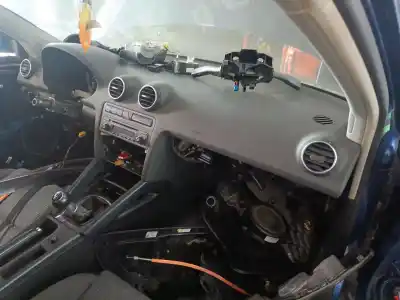 Автозапчастина б/у комплект подушки безпеки для AUDI A3 (8P1) 2.0 TDI 16V Посилання на OEM IAM   