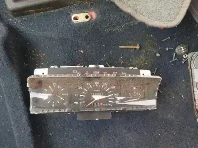 Pièce détachée automobile d'occasion COMPTEUR DE VITESSE TABLEAU DE BORD pour PEUGEOT 205 BERLINA  Références OEM IAM   