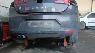 Peça sobressalente para automóvel em segunda mão para choques traseiro por seat leon (1p1) 2.0 tdi 16v referências oem iam 1p0807421gru