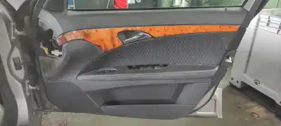 İkinci el araba yedek parçası sag ön kapi kaplamasi için mercedes-benz clase e (w211) e 280 cdi (211.020) oem iam referansları 