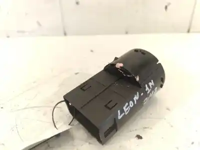 Second-hand car spare part headlights switch for seat leon (1m1) 1.9 tdi oem iam references 1m1941531l  