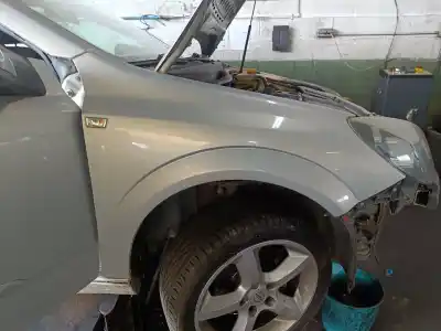 Gebrauchtes Autoersatzteil kotflügel vorne rechts zum opel astra h twintop (a04) 1.8 (l67) oem-iam-referenzen 93178667