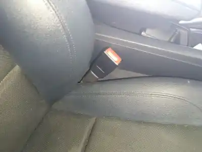 Peça sobressalente para automóvel em segunda mão chicote / encaixe cinto segurança dianteiro direito por bmw 1 (e87) 116 d referências oem iam 72117213564