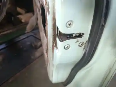 Piesă de schimb auto la mâna a doua ÎNCUIETOARE UȘA DIN DREAPTA FAȚÃ pentru NISSAN TERRANO II (R20) 2.7 TD 4WD Referințe OEM IAM 805000F075  