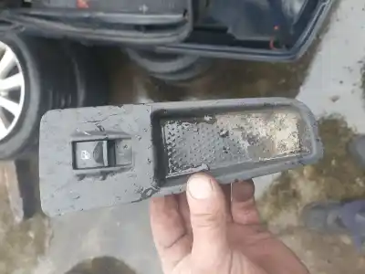 Pièce détachée automobile d'occasion COMMANDE DE LÈVE VITRE AVANT DROIT pour FIAT GRANDE PUNTO (199)  Références OEM IAM   