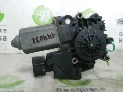 Pièce détachée automobile d'occasion MOTEUR LÈVE VITRE AVANT DROIT pour AUDI A3 (8L)  Références OEM IAM 113846113 802113 05071902