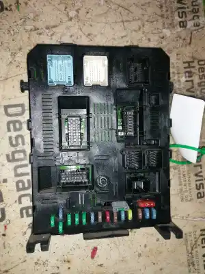 Pièce détachée automobile d'occasion BOÎTES À FUSIBLES pour PEUGEOT 307 CC (S2)  Références OEM IAM 216761594 281148373A 281133468A