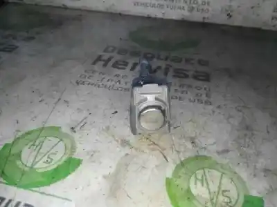 Peça sobressalente para automóvel em segunda mão fechadura da porta dianteira esquerda por peugeot 207 1.4 hdi referências oem iam 