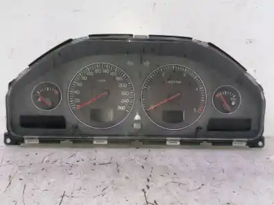 Pièce détachée automobile d'occasion COMPTEUR DE VITESSE TABLEAU DE BORD pour VOLVO XC70  Références OEM IAM 30746102 69594700T 8602885