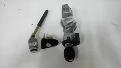 Peça sobressalente para automóvel em segunda mão fechadura da porta dianteira esquerda por ford focus berlina (cap) ambiente (d) referências oem iam 3m5ar21990a