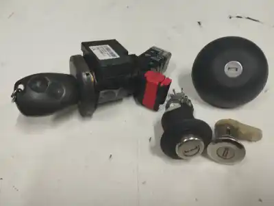 Second-hand car spare part LEFT FRONT DOOR LOCK for DACIA SANDERO  OEM IAM references   