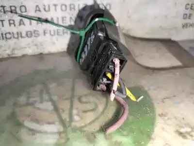 Second-hand car spare part right front power window switch for dacia duster ambiance 4x2 oem iam references   