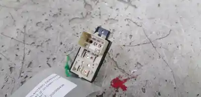 Pezzo di ricambio per auto di seconda mano interruttore alzacristalli anteriore destro per opel antara 2.0 cdti cat (z 20 dmh / llw) riferimenti oem iam 202005438  
