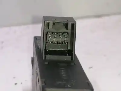 Second-hand car spare part switch for audi a4 avant (8k5) (2008) básico oem iam references 8k1959673a 124100785 211233000