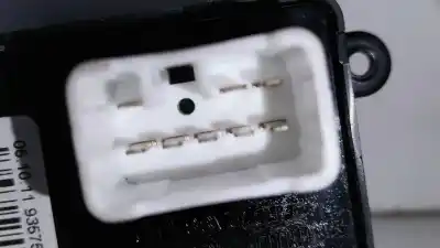 Second-hand car spare part right front power window switch for hyundai i30 (fd) 1.6 crdi oem iam references 935752l011  