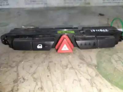 Second-hand car spare part hazard warning lights for kia cee´d emotion oem iam references 937001h000