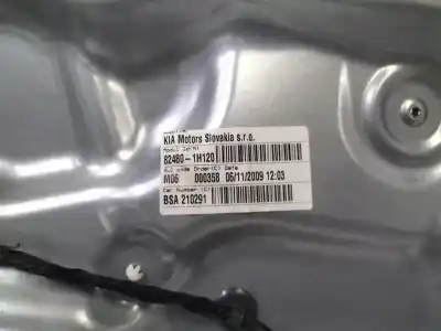 Second-hand car spare part passenger side right window regulator for kia cee´d 1.4 cat oem iam references 824801h120  