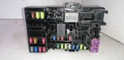 Second-hand car spare part fuse box unit for opel corsa e selective oem iam references 2b0z4010f