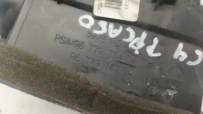 Автозапчасти б/у аэрационная решетка за citroen c4 picasso 1.6 blue-hdi fap ссылки oem iam 967797647a  967797677a