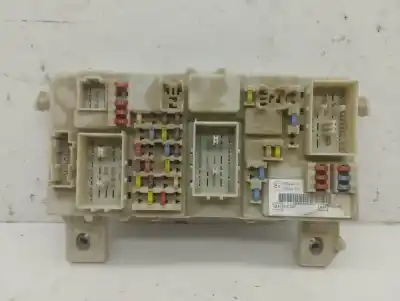 Second-hand car spare part fuse box unit for ford focus lim. (cb4) titanium oem iam references 8c42108