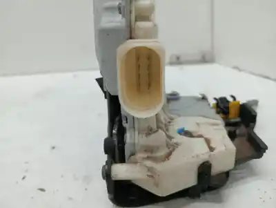 Автозапчастина б/у замок дверей заднього лівого для audi a4 avant (8e) 2.0 tdi посилання на oem iam 8e0839015aa  