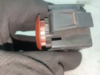 Second-hand car spare part hazard warning lights for renault kangoo expression oem iam references 252105246r  